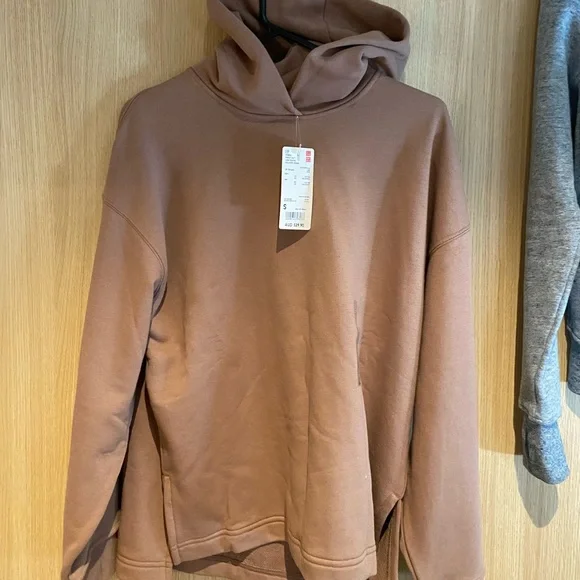 BNWT uniqlo women sweat slit pullover hoodie - Picture 2 of 4
